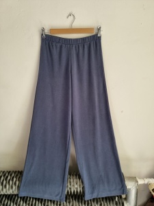 Monki S grafitowe spodnie szerokie dresowe modal 36 