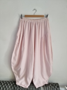 Spodnie baggy pudrowy róż lniane włoskie niski krok M / L 