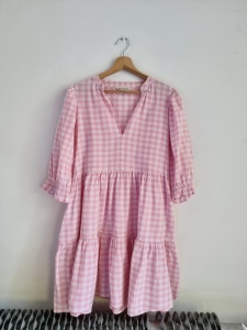 Missmaya S sukienka w paski biało różowa 36 bawełna  pasy