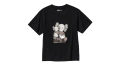 uniqlo-t-shirt-kaws-black-graphic1.webp