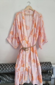 Becksondergaard kimono wiskozowe L 40 róż - pomarańcz - biel wzorzyste 