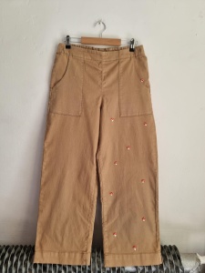 Kappahl L 40 beżowe spodnie grzybki hafty muchomory 