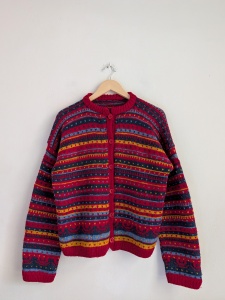 Skandynawski kolrowy sweter kardigan M 