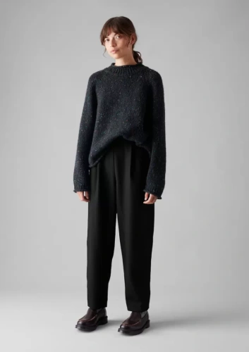 wool_flannel_pleat_front_trousers_2.webp