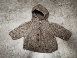 handmade sweterek z kapturem 