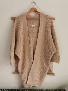 Monsoon S bezowa narzutka sweter