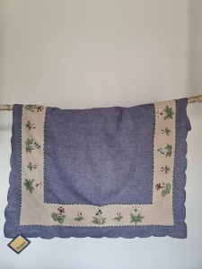 Troya skandynawski bawełniany nowy obrusik haftowane kwiatuszki 