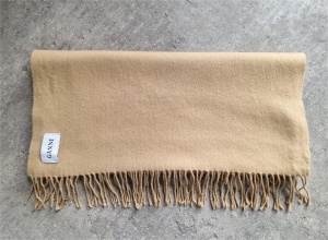 Wełniany beżowy szal GANNI duży 