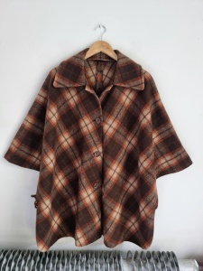 Wełniane ponczo w kratkę onesize 